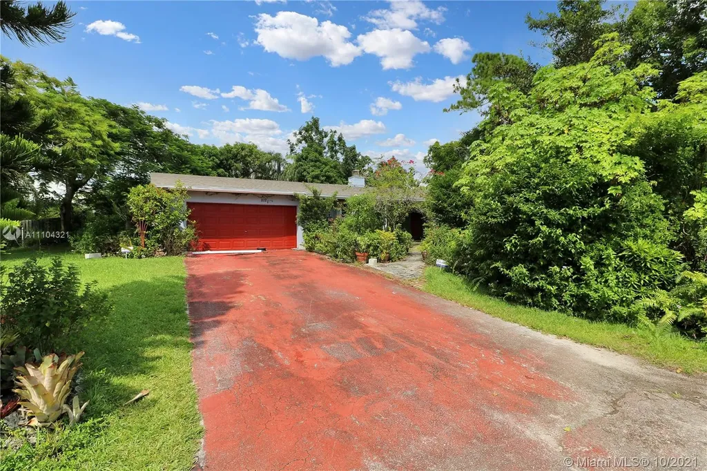 11121 SW 121st Street Miami FL 33176