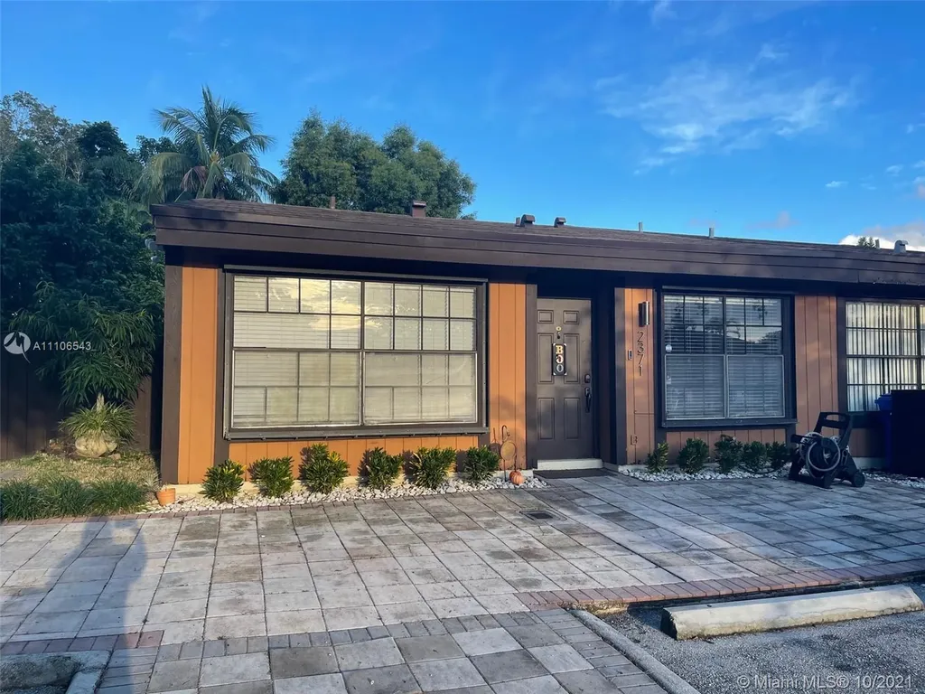 2371 Dogwood Court Pembroke Pines FL 33026