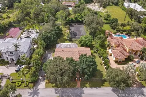 6950 SW 62nd Street Miami FL 33143