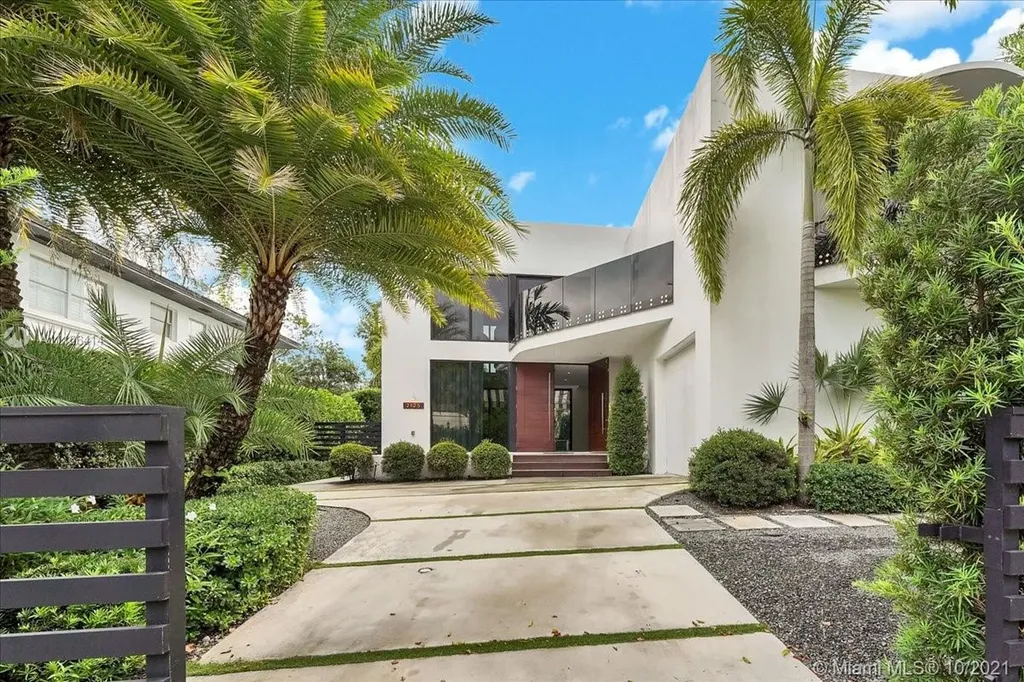 2125 N Bay Road Miami Beach FL 33140