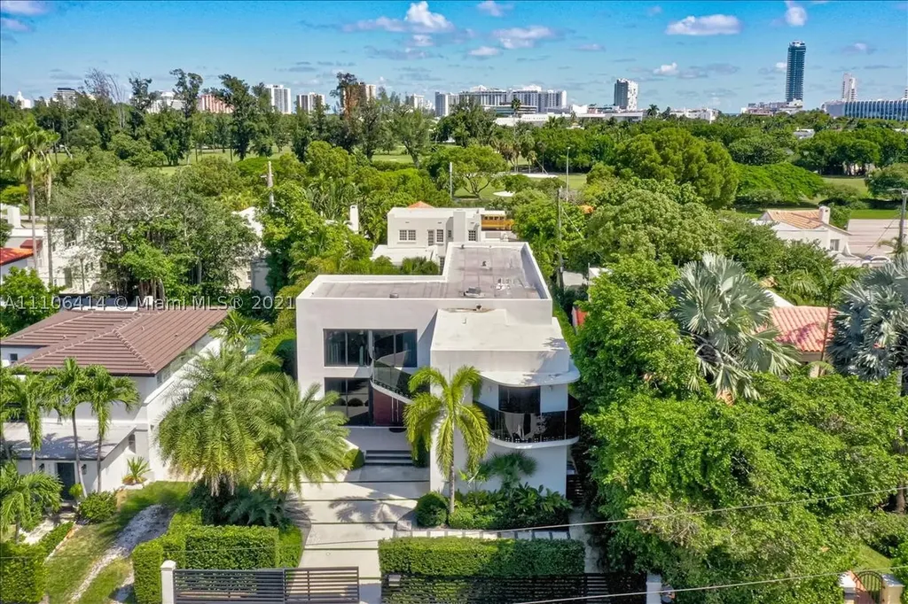 2125 N Bay Road Miami Beach FL 33140