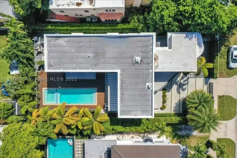 2125 N Bay Road Miami Beach FL 33140
