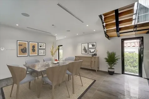 2125 N Bay Road Miami Beach FL 33140
