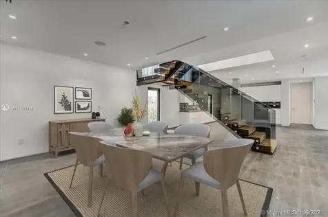 2125 N Bay Road Miami Beach FL 33140