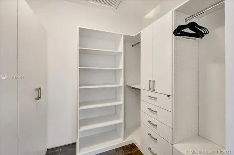 2125 N Bay Road Miami Beach FL 33140
