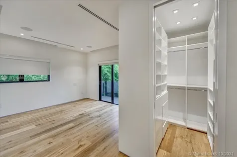 2125 N Bay Road Miami Beach FL 33140