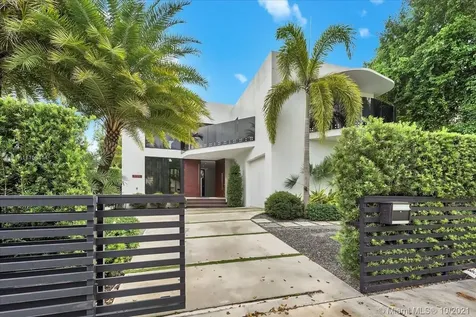 2125 N Bay Road Miami Beach FL 33140