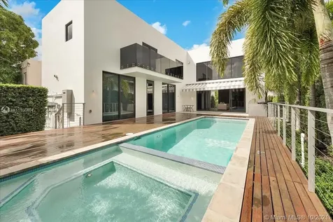 2125 N Bay Road Miami Beach FL 33140