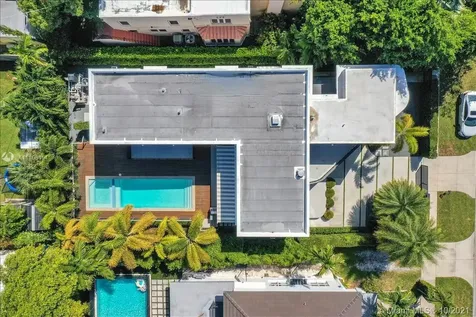2125 N Bay Road Miami Beach FL 33140