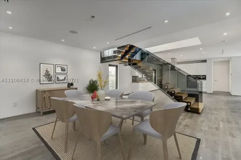 2125 N Bay Road Miami Beach FL 33140