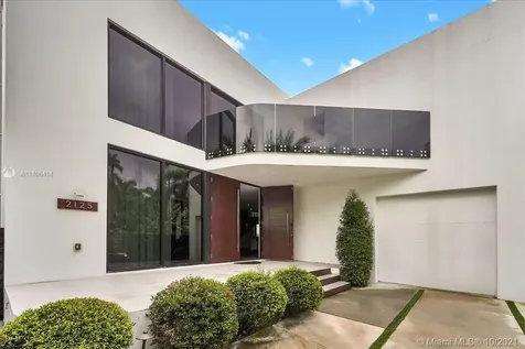 2125 N Bay Road Miami Beach FL 33140