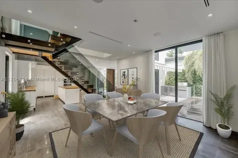 2125 N Bay Road Miami Beach FL 33140