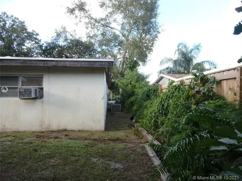 6630 Mcclellan Street Hollywood FL 33024