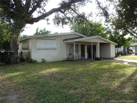 6630 Mcclellan Street Hollywood FL 33024