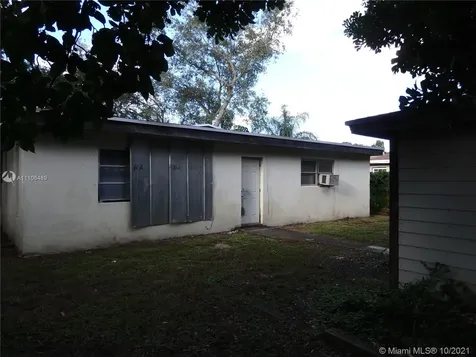 6630 Mcclellan Street Hollywood FL 33024