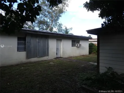 6630 Mcclellan Street Hollywood FL 33024