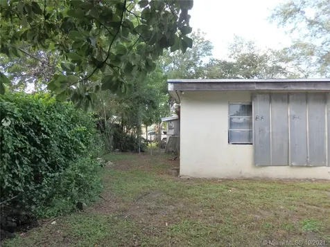6630 Mcclellan Street Hollywood FL 33024