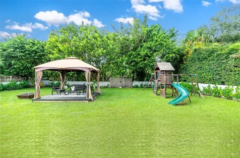160 South Drive Miami Springs FL 33166