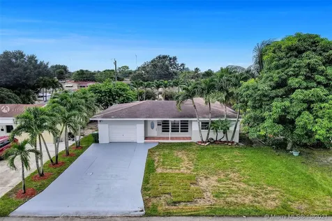 6960 SW 10th Court Pembroke Pines FL 33023