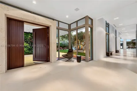 6396 N Bay Road Miami Beach FL 33141