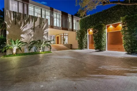 6396 N Bay Road Miami Beach FL 33141