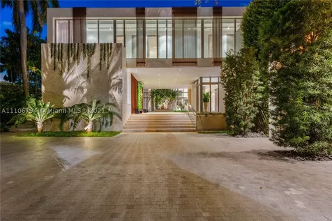 6396 N Bay Road Miami Beach FL 33141