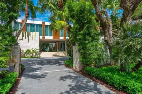 6396 N Bay Road Miami Beach FL 33141