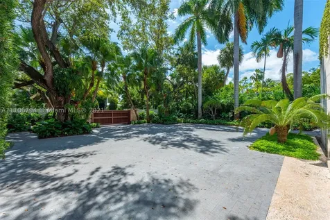 6396 N Bay Road Miami Beach FL 33141