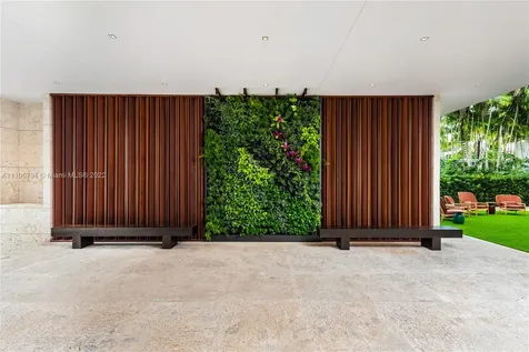 6396 N Bay Road Miami Beach FL 33141