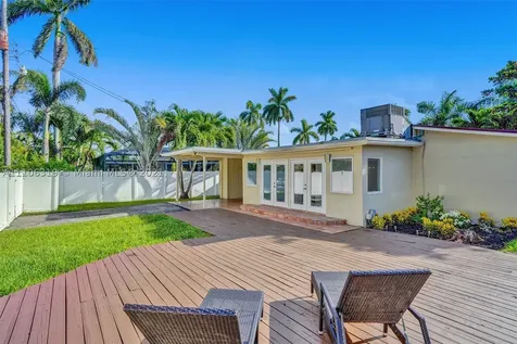 1102 N 13th Avenue Hollywood FL 33019