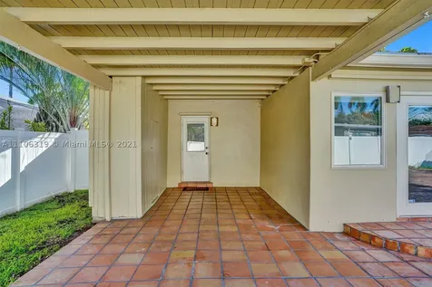 1102 N 13th Avenue Hollywood FL 33019