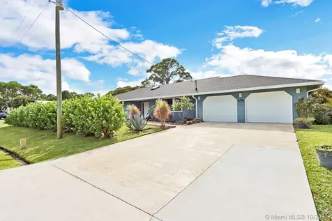 1862 SE Camden Street Port St. Lucie FL 34952