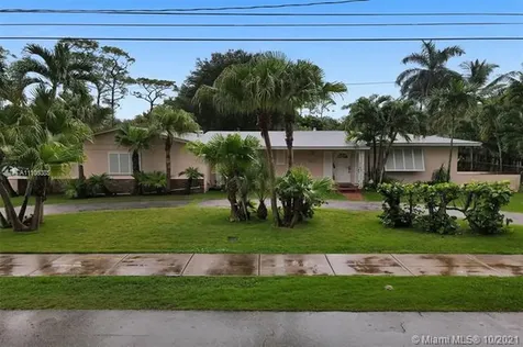 5647 SW 69th Avenue Miami FL 33143