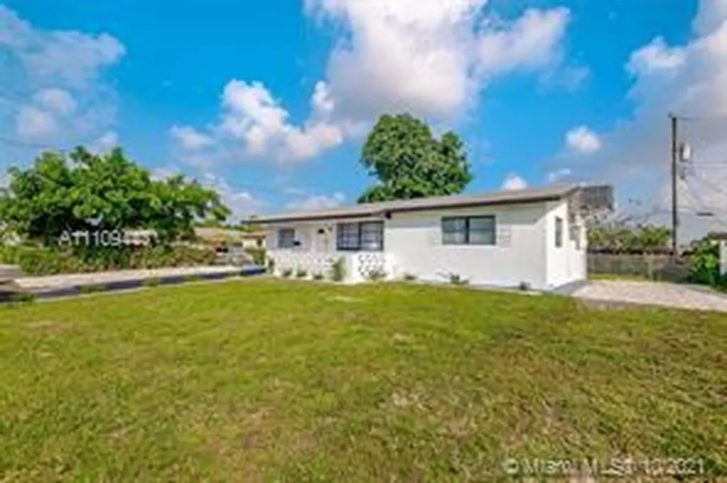 5845 Arthur Street Hollywood FL 33021
