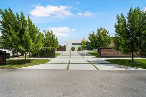 2901 SW 98th Avenue Miami FL 33165