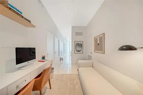 480 NE 31 Street Miami FL 33137