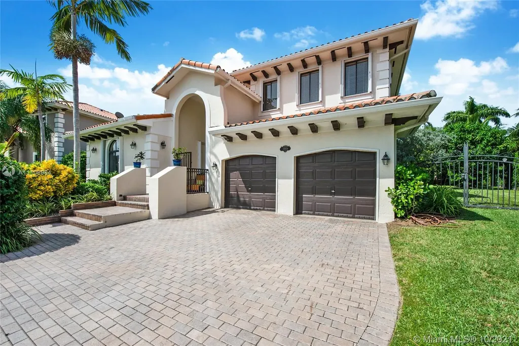 18906 SW 76th Avenue Cutler Bay FL 33157
