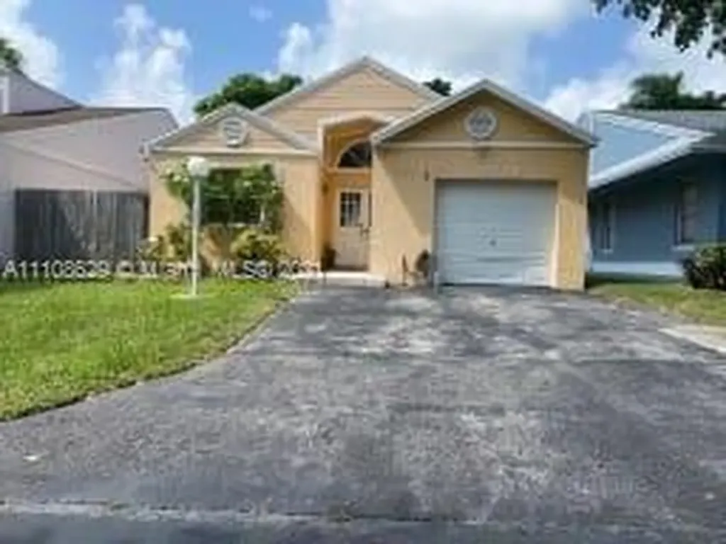 22220 SW 101st Court Cutler Bay FL 33190
