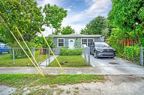 298 NE 174th Street North Miami Beach FL 33162