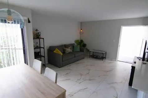 753 Michigan Miami Beach FL 33139
