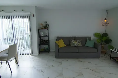 753 Michigan Miami Beach FL 33139