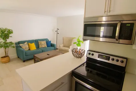 753 Michigan Miami Beach FL 33139