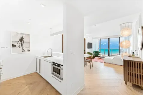 2201 Collins Avenue Miami Beach FL 33139