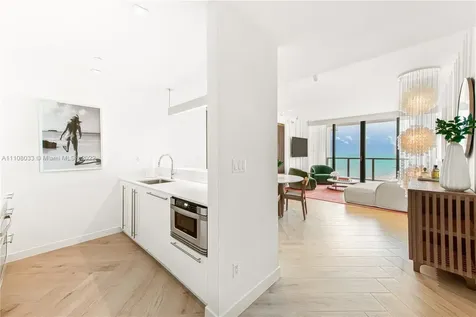 2201 Collins Avenue Miami Beach FL 33139