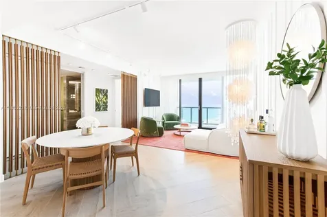 2201 Collins Avenue Miami Beach FL 33139