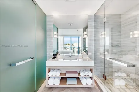 2201 Collins Avenue Miami Beach FL 33139