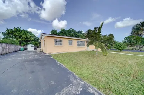 2443 NW 177th Terrace Miami Gardens FL 33056