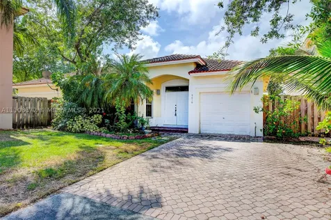 9016 SW 215th Terrace Cutler Bay FL 33189