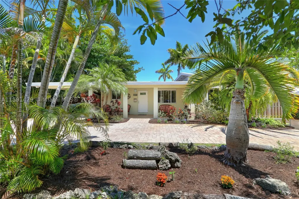 6611 SW 63rd Avenue South Miami FL 33143