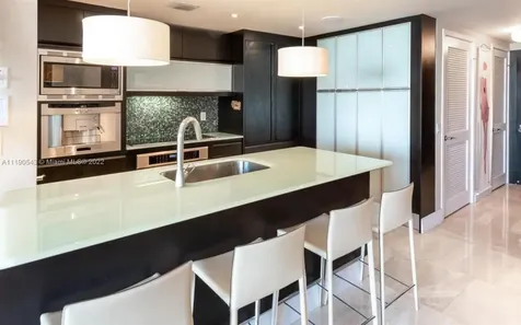 5875 Collins Avenue Miami Beach FL 33140